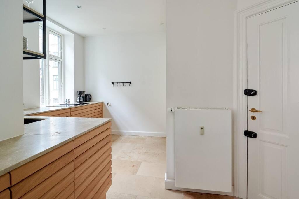 Spacious 3 Bedroom Manor Flat Next To Tivoli Kopenhagen Exterior foto