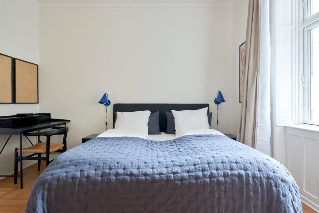 Spacious 3 Bedroom Manor Flat Next To Tivoli Kopenhagen Exterior foto