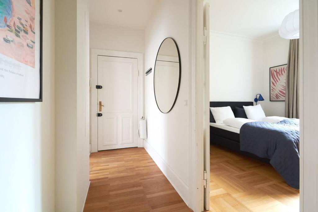Spacious 3 Bedroom Manor Flat Next To Tivoli Kopenhagen Exterior foto