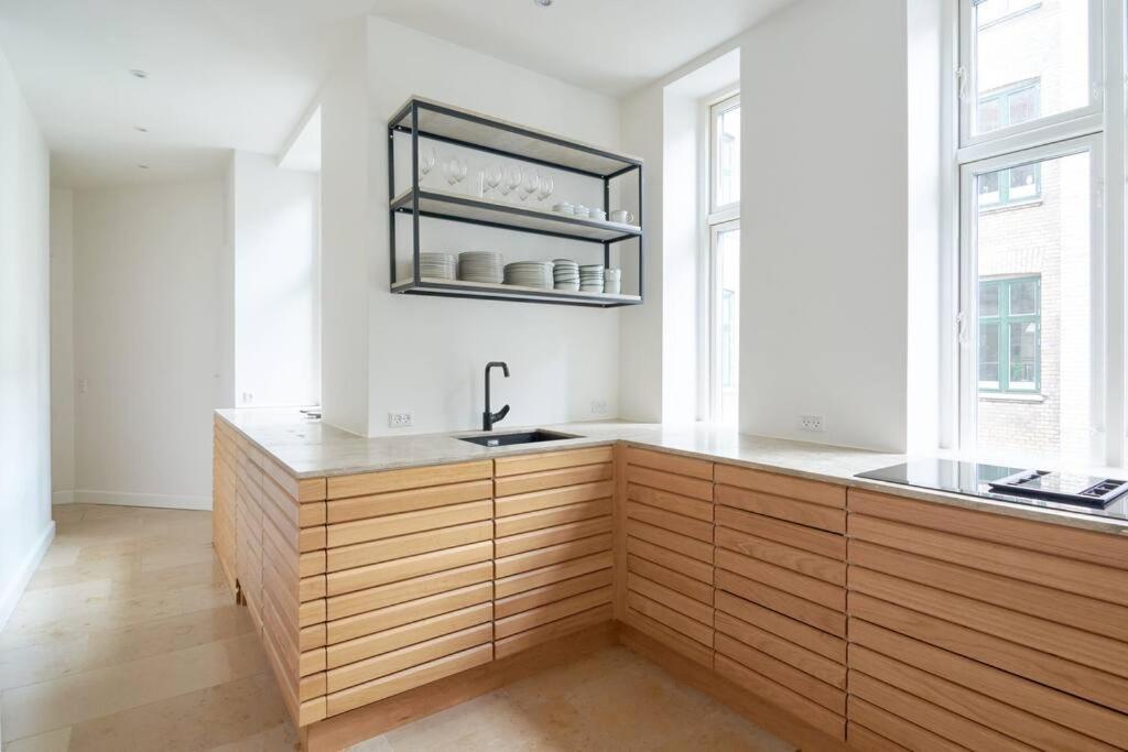 Spacious 3 Bedroom Manor Flat Next To Tivoli Kopenhagen Exterior foto